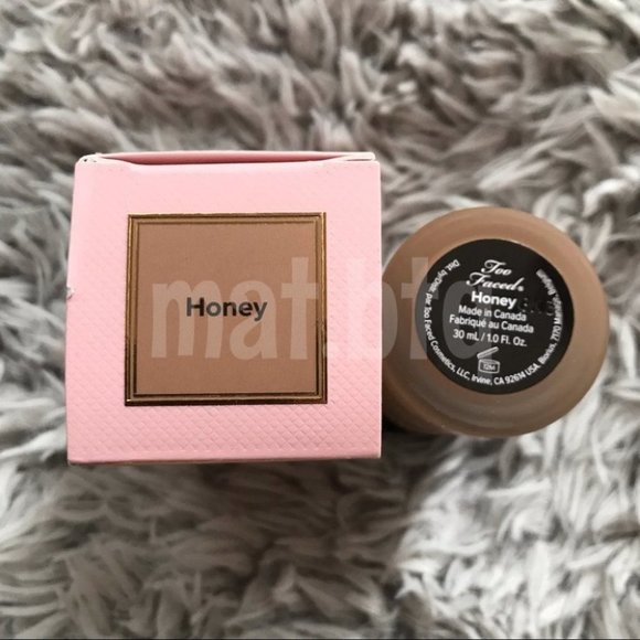 Too Faced Born This Way Foundation Honey - Picture 2 of 2